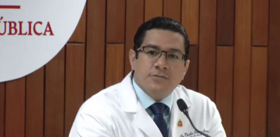 Doctor Eladio Pérez durante la rueda de prensa. Fuente externa