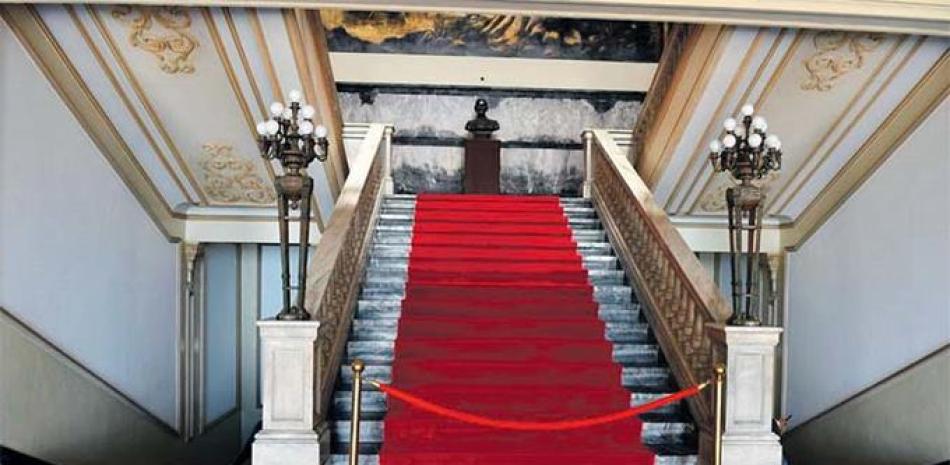 La Alfombra Roja en las escaleras de Palacio.