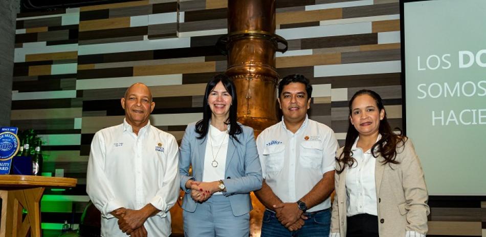 Felipe Felipe, Cándida Hernández, Ramon López y Vanessa Olivo.