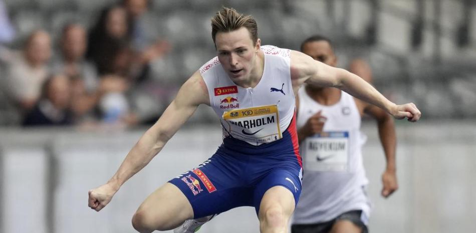 El noruego Karsten Warholm gana los 400 metros vallas en el encuentro de Berlín.