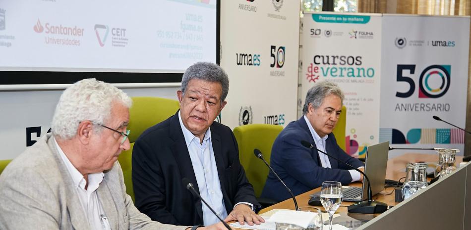 Leonel Fernández, durante una conferencia "América Latina, dictaduras, revoluciones y democracia"