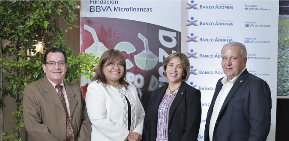 José Miguel Méndez, Eva Carvajal de Toribio, Mercedes Canalda de Beras-Goico y Ricardo Canalda.