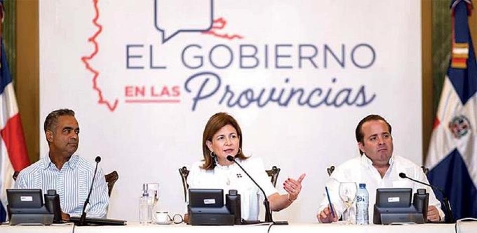 La vicepresidenta Raquel Peña y los ministros de la Presidencia, Joel Santos, y administrativo de la Presidencia, José Ignacio Paliza, ofrecen detalles.