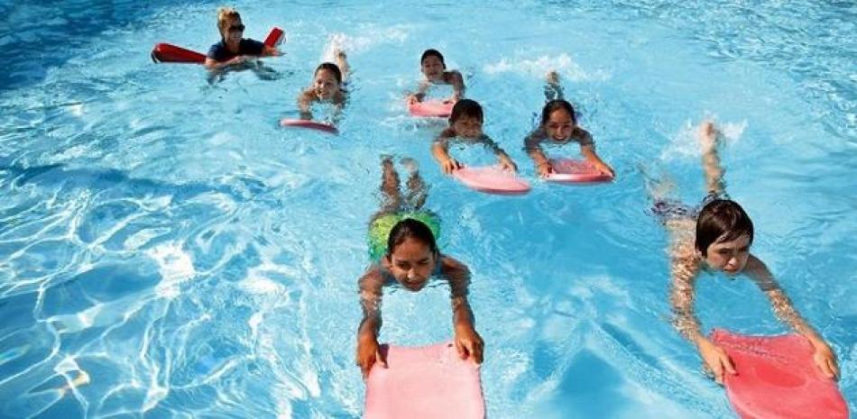 Las clases formales de natación pueden reducir el riesgo de ahogamiento. Europa Press