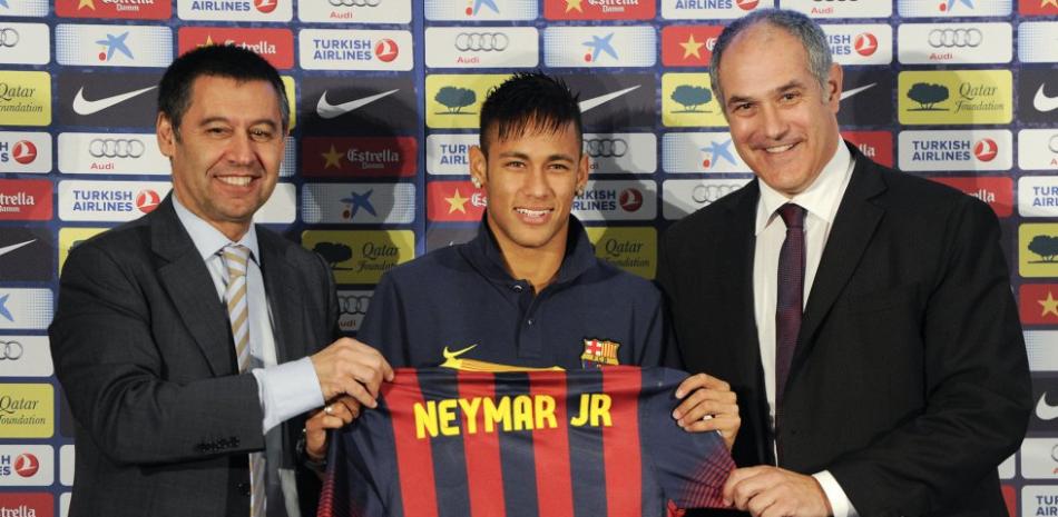 Neymar durante su presentación con el FC Barcelona. Foto: El País.