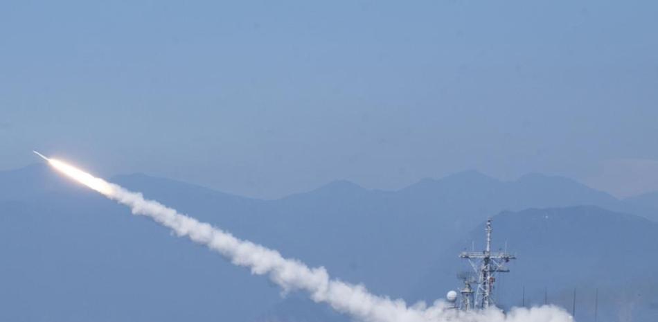 China anunció el sábado un ejercicio militar con “munición real” en el Estrecho de Taiwán, en vísperas de una posible visita a Taiwán de la líder de la Cámara de Representantes de los Estados Unidos, Nancy Pelosi.