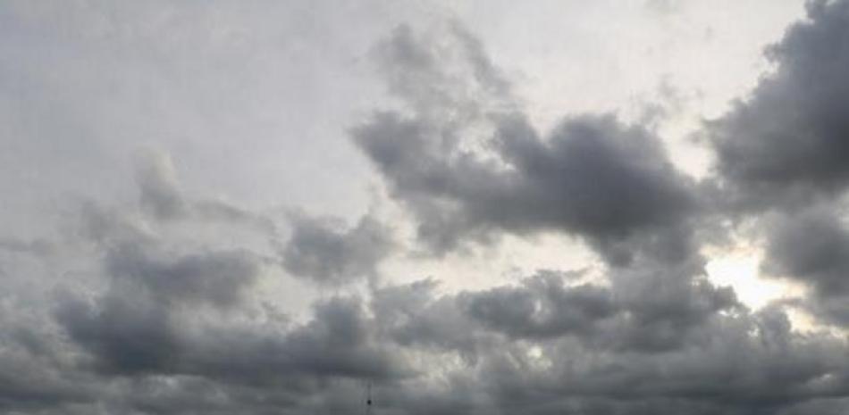 cielo nublado/ fotografia de archivo