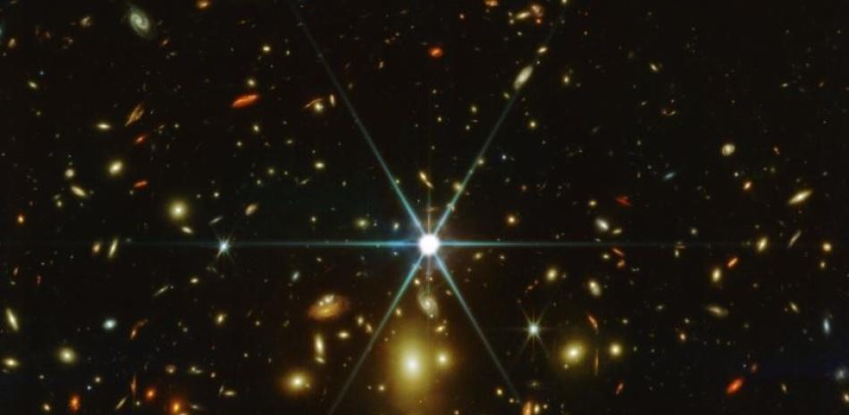 Observación de la estrella Earendel con el telescopio James Webb - COSMIC SPRING JWST