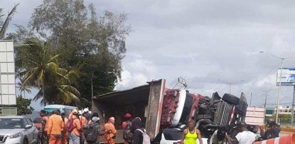 Accidente de tránsito en la autopista Las Américas. Futo: Fuente Externa
