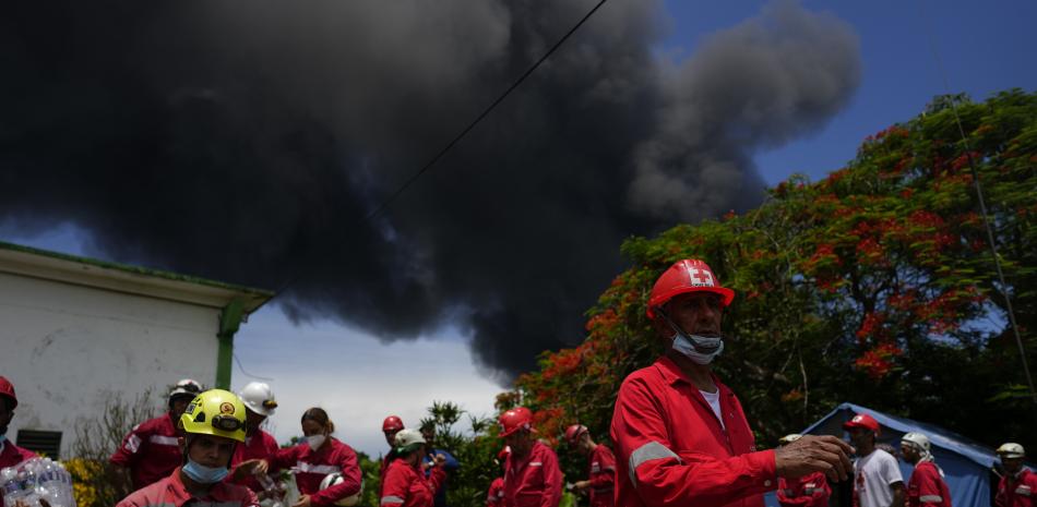 Incendio en Matanzas, Cuba. Foto AP.