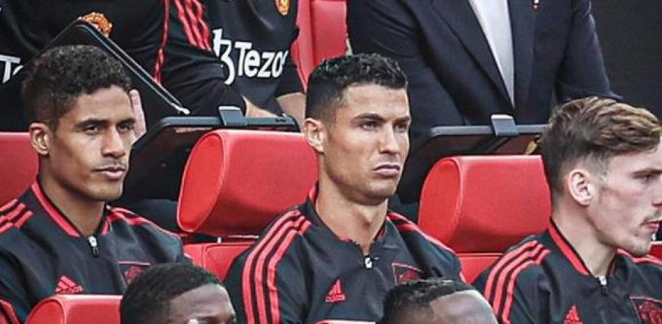 Cristiano Ronaldo figura en el banquillo den Manchester United, un puesto que no había obsrvado en su exitosa carrera