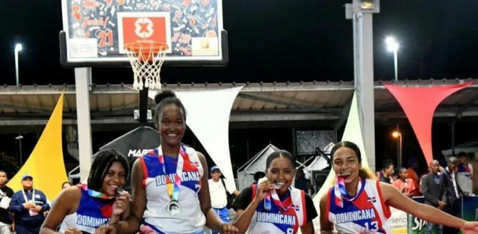 Equipo femenino dominicano integrado por Frenny Boisdur, Karla Pantaleón, Nelsy Sentil y Jhoanna Calderón.