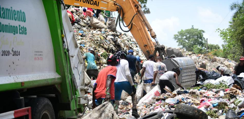 La basura ahora se acumula dentro de la ciudad. José A. Maldonado