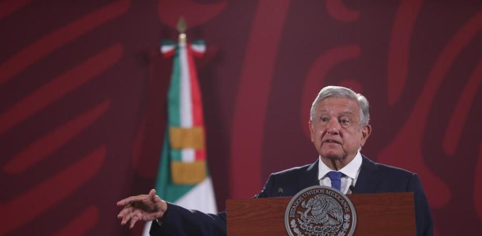 .- El presidente de México, Andrés Manuel López Obrador, habla durante una rueda de prensa hoy, en el Palacio Nacional, en Ciudad de México (México)