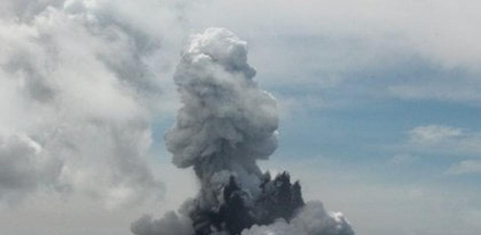 Archivo - Erupción del volcán submarino Hunga Tonga-Hunga Ha'apai, en Tonga - NEW ZEALAND HIGH COMMISSION / ZUMA PRESS / CONTACT