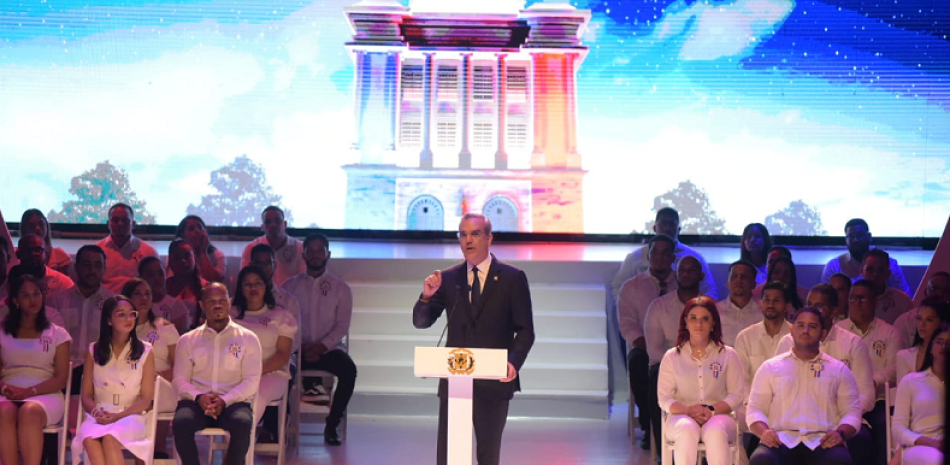 El presidente Luis Abinader cuando pronunciaba su discurso de rendición de cuentas desde la Sala Restauración del Gran Teatro del Cibao, en Santiago. ONELIO DOMINGUEZ