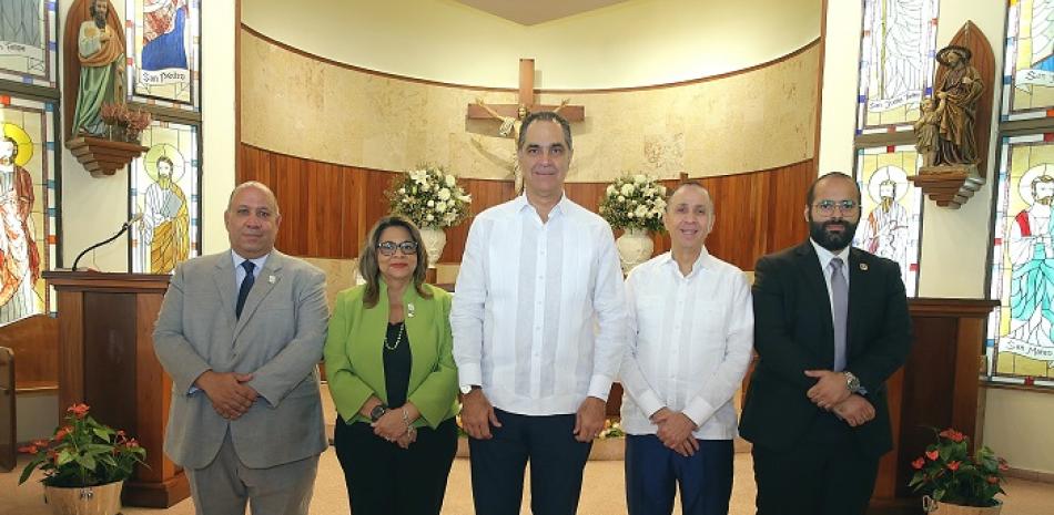 Francisco Iván Minaya, Carmen José, Santiago Hazim, Gustavo Güilamo y Roberto Canaán.