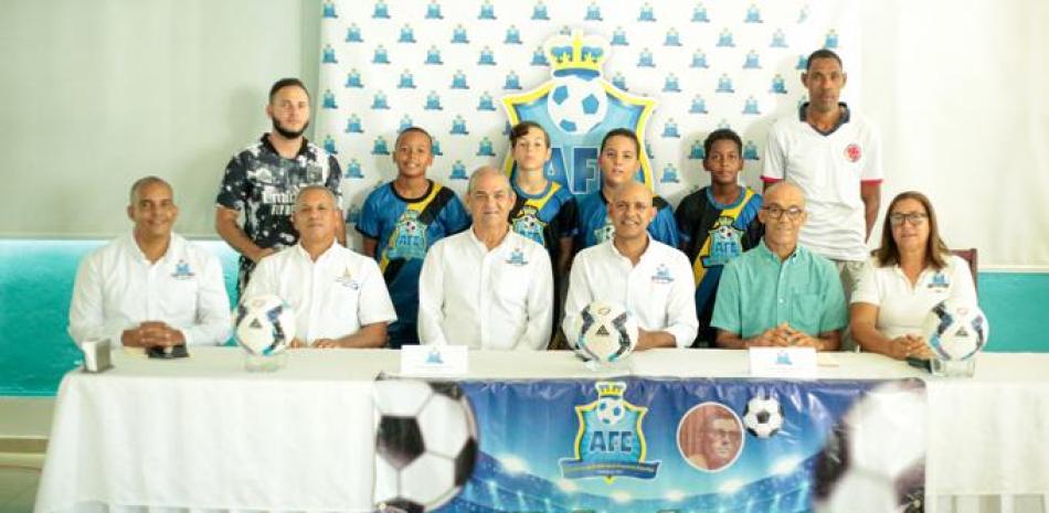 El Comité Ejecutivo de AFE durante el anuncio del torneo número 31 de Fútbol Infantil Padre Vicente.