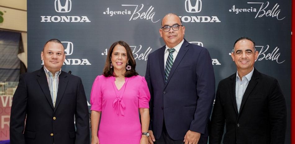 Victor Carvajal, Maribel Bellapart, Wilfredo Lithgow y Heinrich Kunhardt. Cortesía de la marca