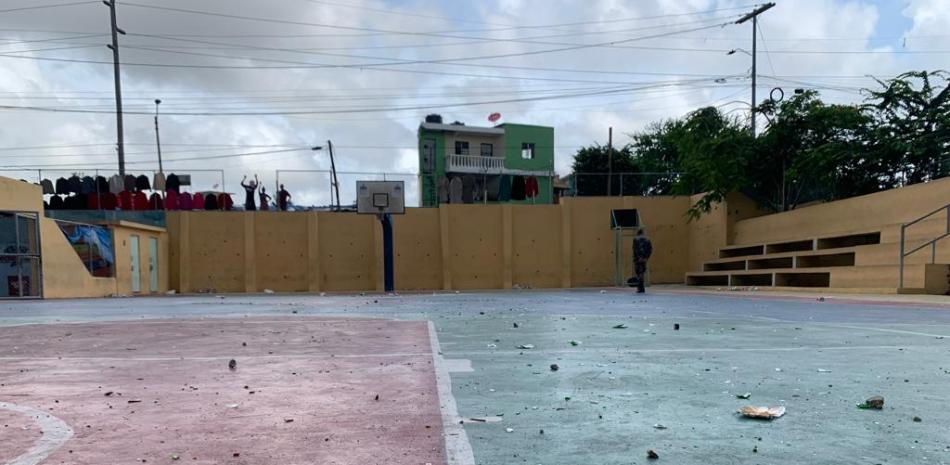 Policía ha interrogado a varias personas por tiroteo en cancha de Villa Duarte