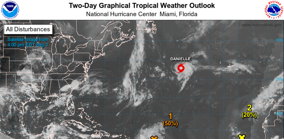 Danielle se intensifica en el Atlántico norte y puede convertirse en huracán