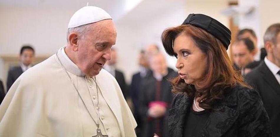 Papa Francisco y Kirchner. Foto de archivo. AFP.