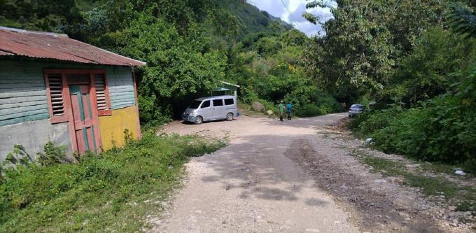 Moradores de Panzo reclaman terminación reconstrucción carretera Neyba-El Aguacate