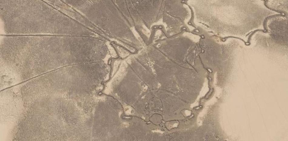 Evidencia monumental de caza prehistórica en el desierto de Arabia