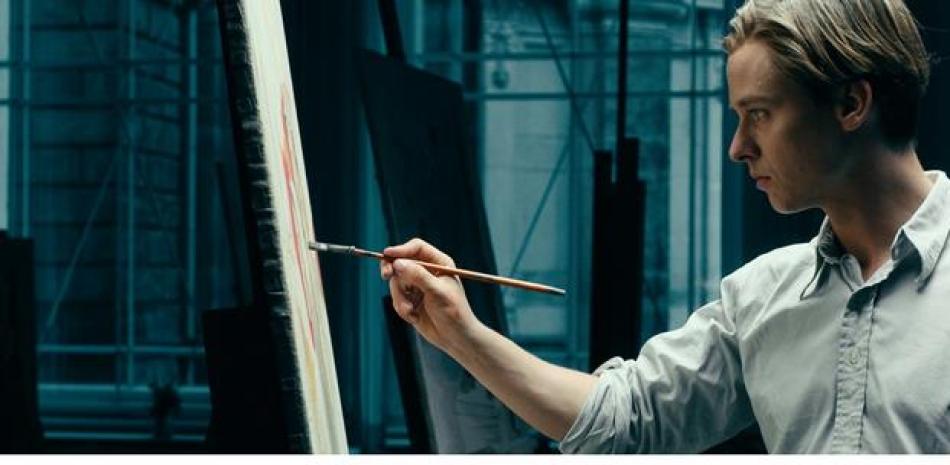 “No dejes de mirarme” está inspirada en la vida del artista alemán Gerhard Richter, quien dentro de la película se llama Kurt Barnert, un joven pintor que creció en la Alemania nazi.