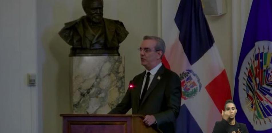 Presidente Luis Abinader en el Salón de las Américas