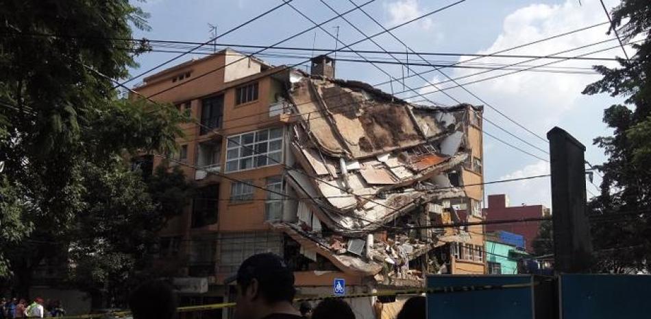 El presidente de México confirma la muerte de una persona tras el terremoto de 7,4 que ha sacudido el país
