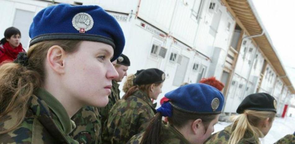 Mujeres en el servicio militar obligatorio.
