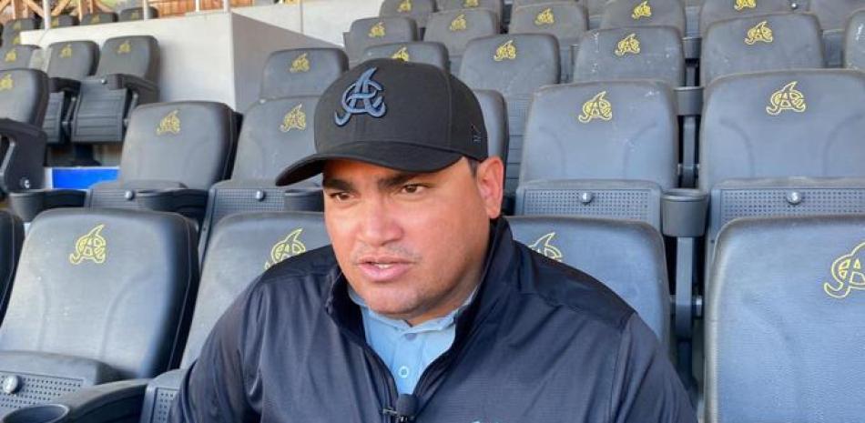 Ángel Ovalles, gerente general de las Águilas Cibaeñas, durante rueda de prensa el martes en el Estadio Cibao, Santiago.