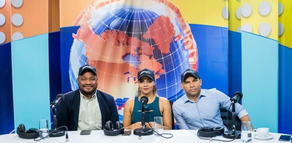 Mario Herrera, Angely Moreno y Aneudys Santos conducen el nuevo programa de Amé 47.