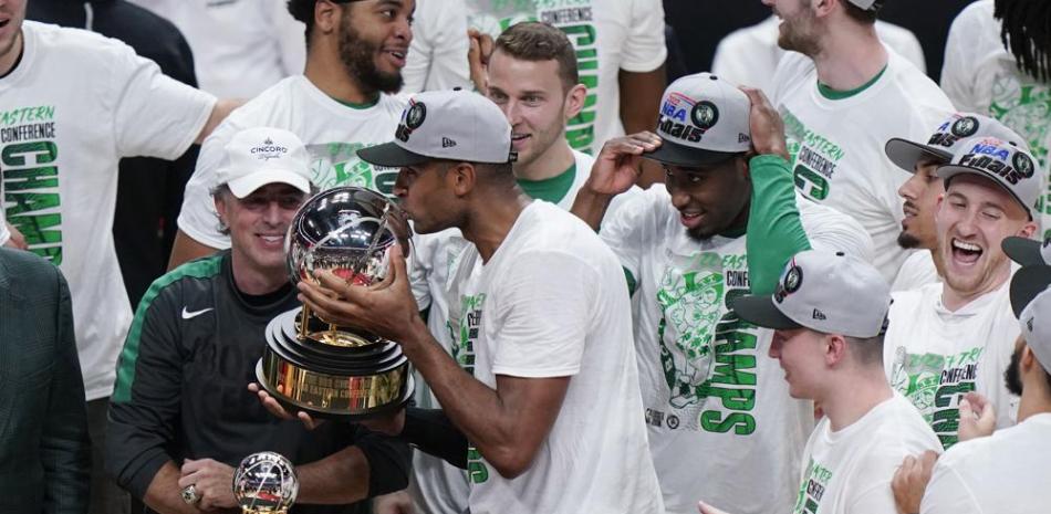 Al Horford en la celebración del título de la Conferencia Este de los Celtics. Foto: AP.