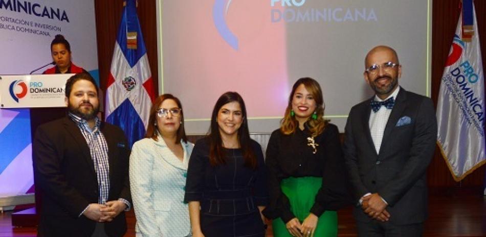 Rafael Nuñez, Susana Antón, Biviana Riveiro, Astriz Díaz y Oscar Calderón.