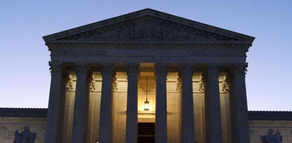 Vista de la Corte Suprema de Estados Unidos al amanecer en el Capitolio, el 21 de marzo de 2022. ap