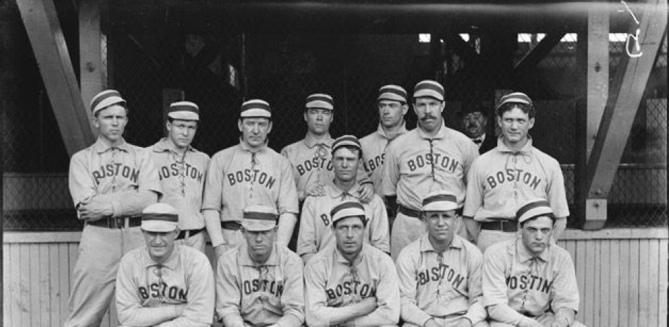 Integrantes del equipo Boston American en el año 1903.