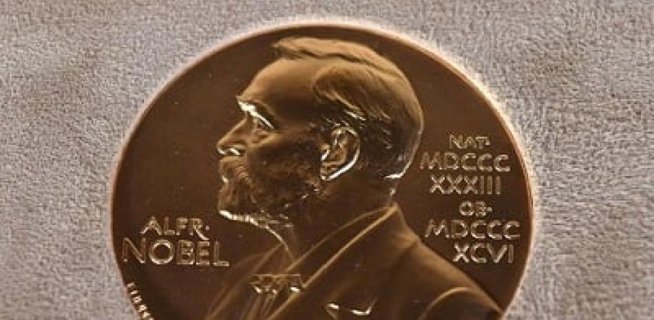 Medalla del premio Nobel, entregada a Charles M. Rice en Fisiología o Medicina. Foto: AF.