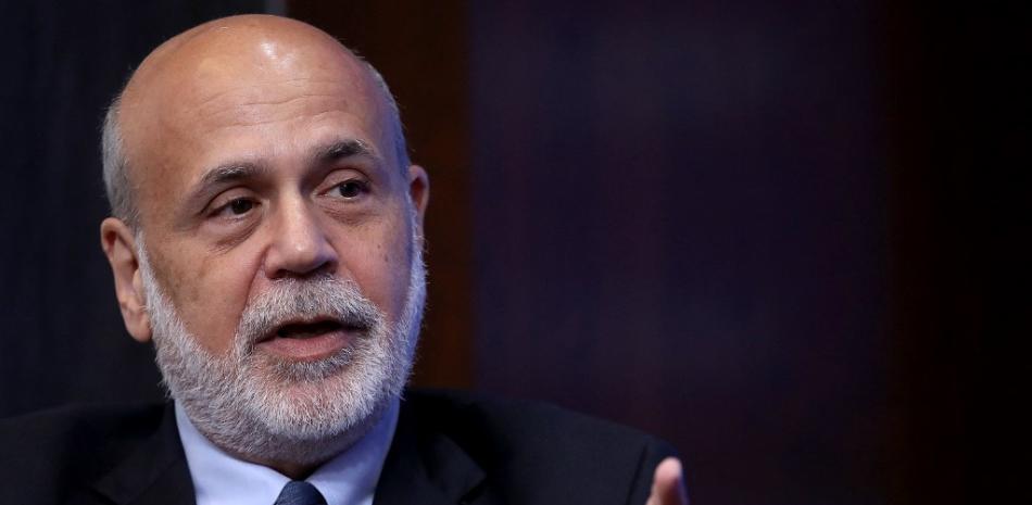 En esta foto de archivo tomada el 12 de septiembre de 2018, el expresidente de la Junta de la Reserva Federal, Ben Bernanke, responde preguntas en una conferencia en la Institución Brookings.
GANA MCNAMEE / GETTY IMAGES NORTEAMÉRICA / AFP