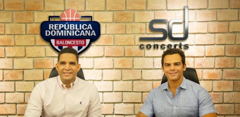 El presidente de Fedombal, Rafael Uribe, y Saymon Díaz, presidente de SD Sports.