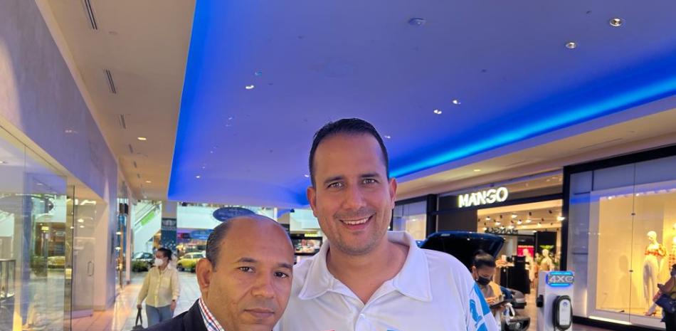 Braulio Ramírez acompañado de Francisco Cruz Arce, presidente de la Federación de Puerto Rico.