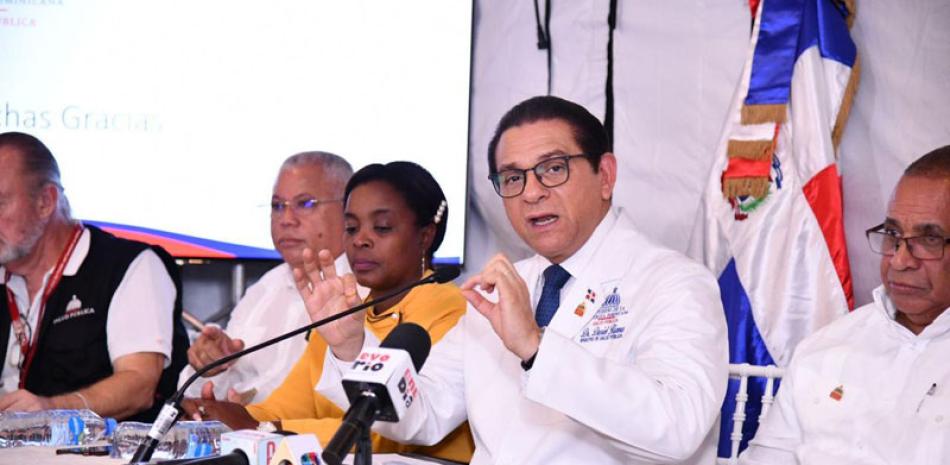 El ministro de Salud, Daniel Rivera, estuvo en la frontera.