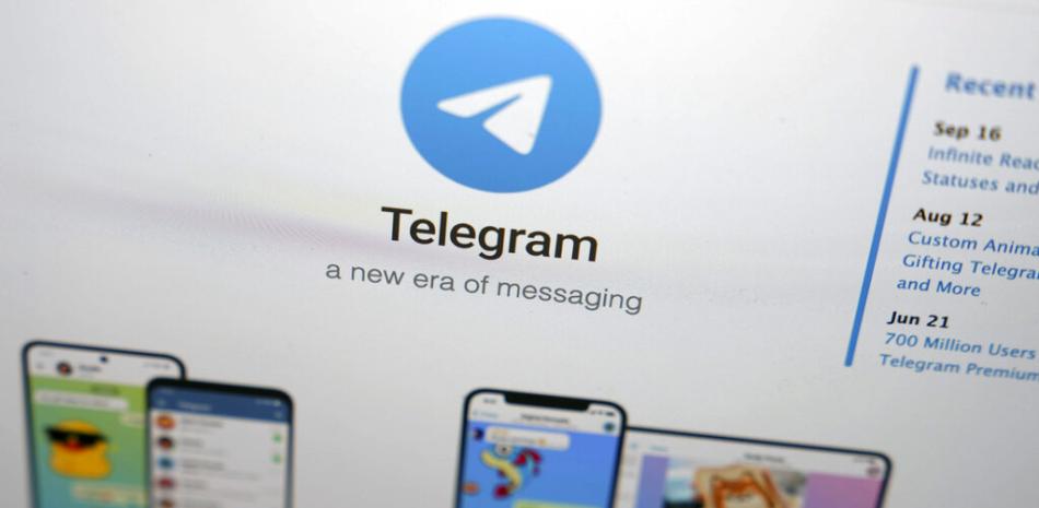 El sitio web de la aplicación de mensajería Telegram se ve en la pantalla de una computadora portátil en Múnich, Alemania, el lunes 17 de octubre de 2022. (Foto AP/Matthias Schrader)