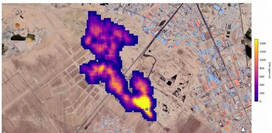 Una columna de metano de al menos 4,8 kilómetros de largo se eleva hacia la atmósfera al sur de Teherán, Irán. El origen es un vertedero, donde el metano es un subproducto - NASA JPL/CALTECH | EP