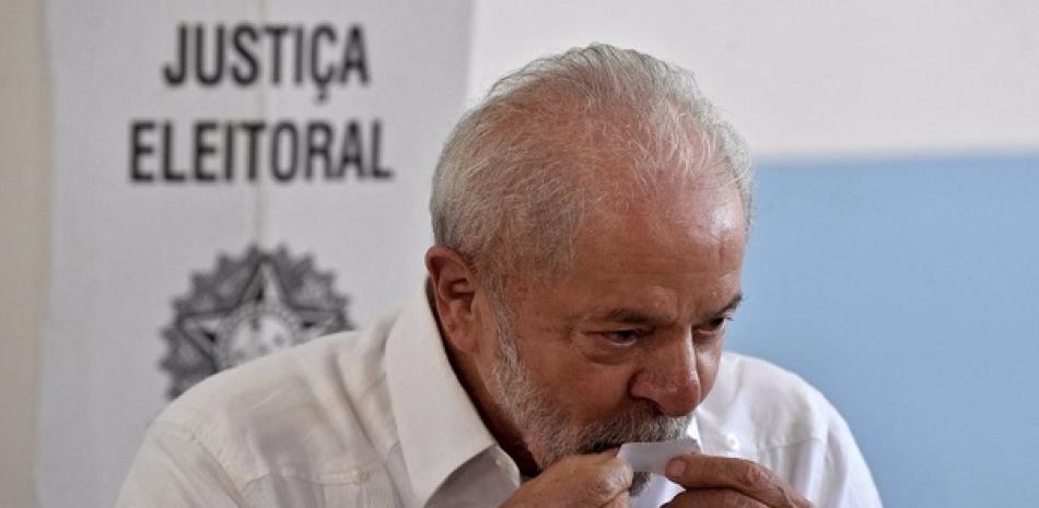 Lula mientras ejercía su derecho al voto. Europa Press