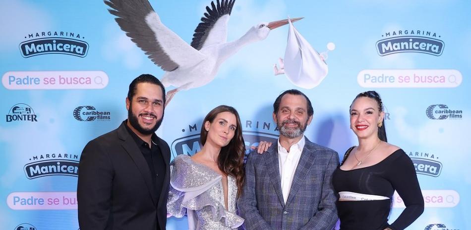 Juan Carlos Pichardo, Verónica Montes, José Miguel Bonetti y Hony Estrella durante la premier de "Papá se busca".