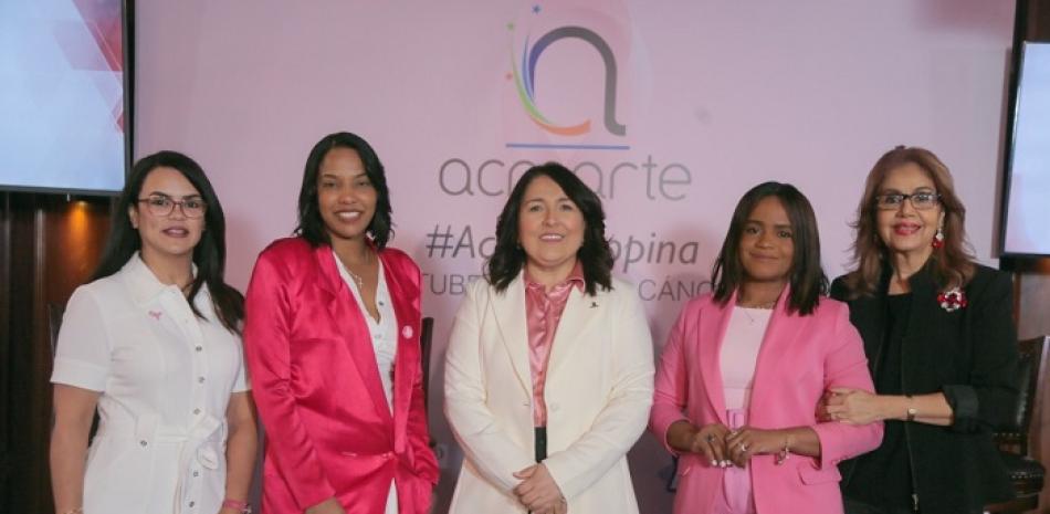 Ircania García, Dra. Ornelia Cordero, Emelyn Baldera, presidente de Acroarte, Millizen Uribe y Olga Lara.