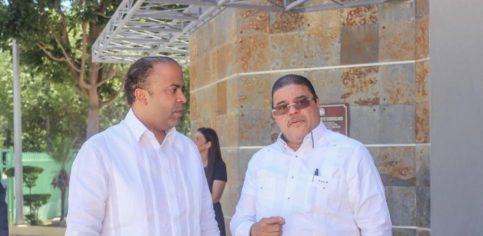El ministro de Deportes, Francisco Camacho, y el administrador general del Banco de Reservas, Samuel Pereyra, realizaron un recorrido por el Museo del Deporte Dominicano.