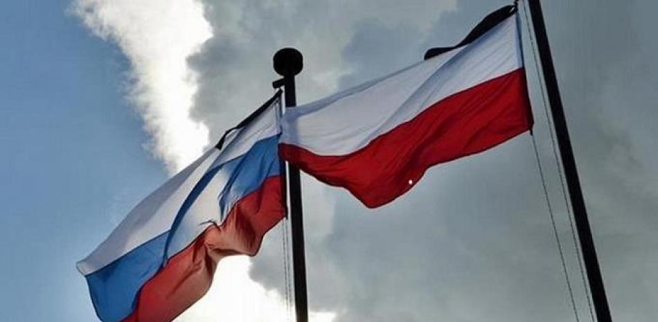 Bandera de Rusia y Polonia